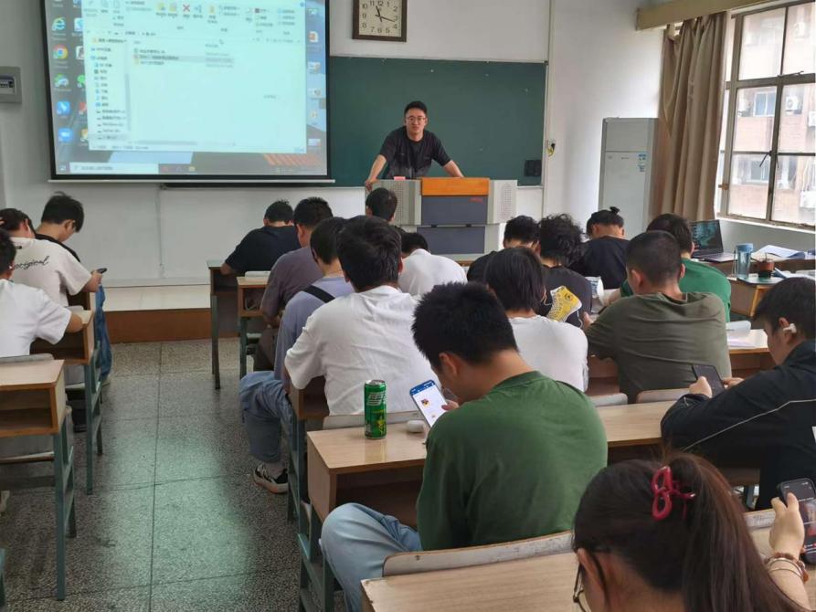 同题参见各班级班主任积极响应牛宝体育